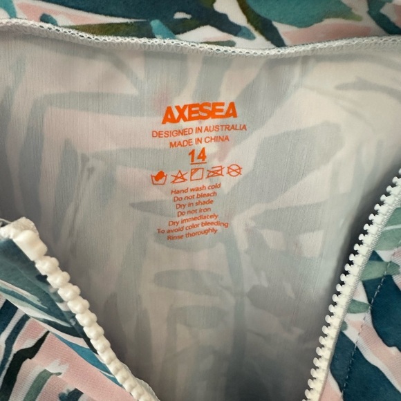 AXESEA Women’s Rash Guard Long Sleeve One Piece Swimsuit Ruched Zip Front Sz 14 - Picture 9 of 11